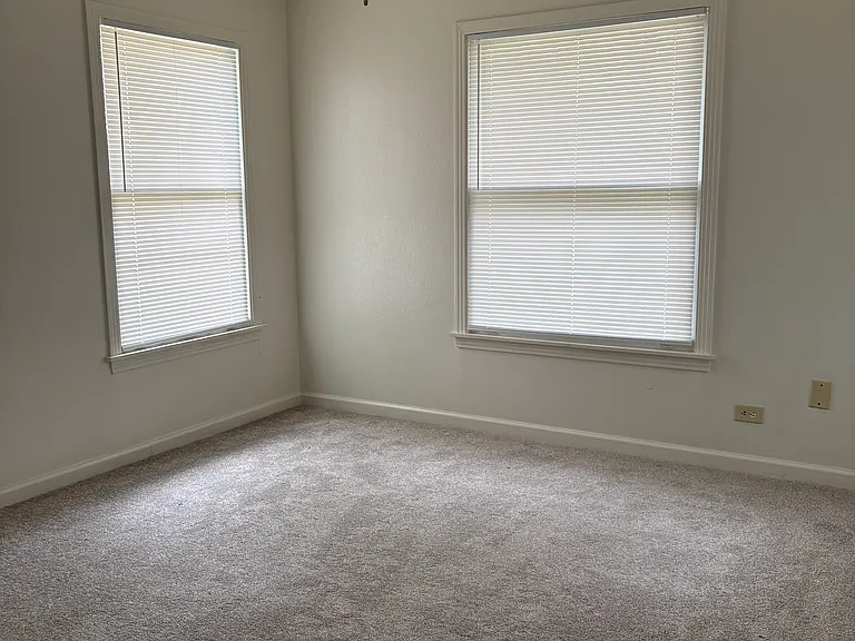210 Fairway Dr — Photo 5