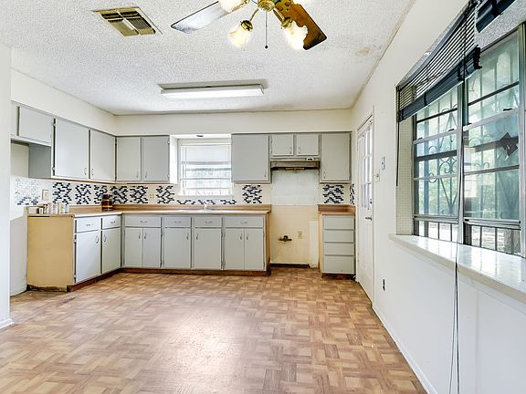 4th image of 7470 Timbercreek Dr