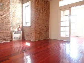 Rented by Urban Ambiance