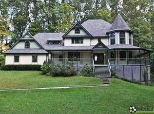 614 N Hickory Hills Dr, Columbus, IN 47201