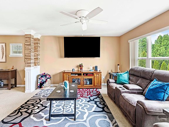 3rd image of 13928 Empress Ln