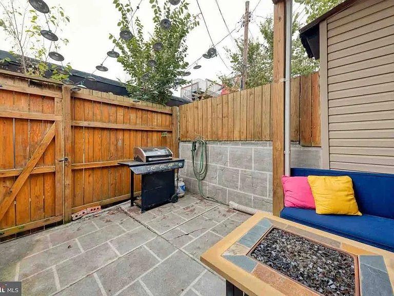 912 S Conkling St — Photo 19
