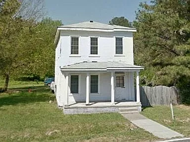 10430 Greenwood Rd — Photo 1