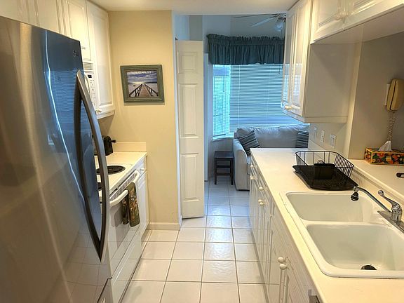 4th image of 5750 NE Island Cove Way #3101
