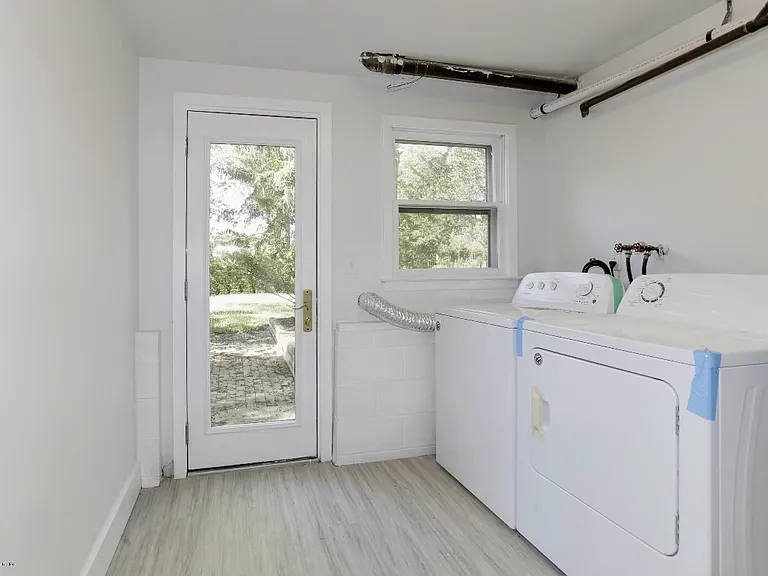 687 Northstream Dr — Photo 21