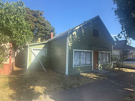 2nd image of 1026 SE Fullerton St