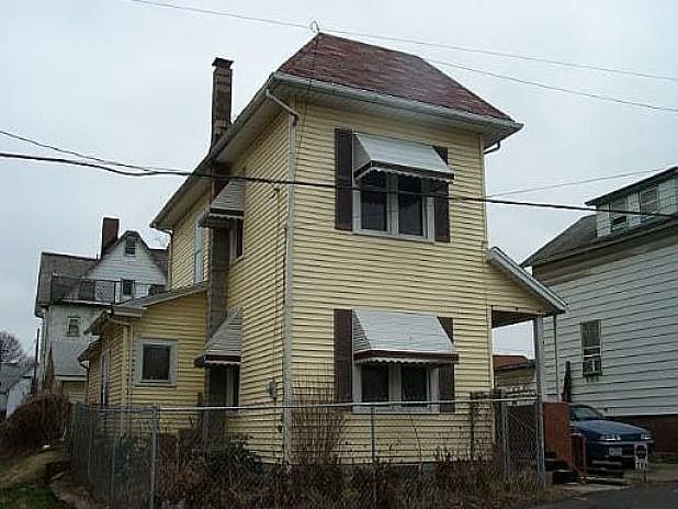 1st image of 208 Coul St