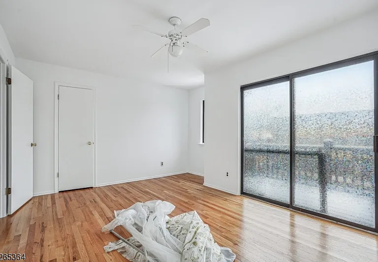 38 Park St #13D — Photo 8