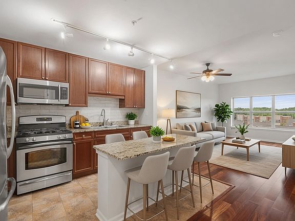 2nd image of 1650 Riverwoods Dr Unit 402