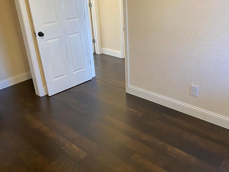 2421 Lakeview Cir — Photo 25