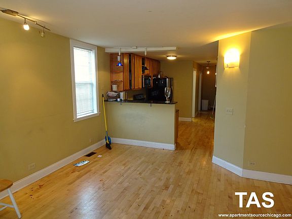 4th image of 1059 W Fry St #K7mb9jxsd