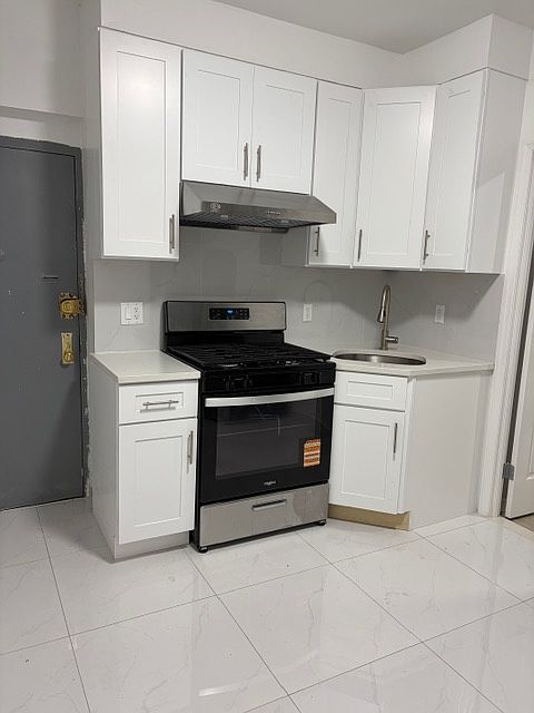 1st image of 107 Hester St #3