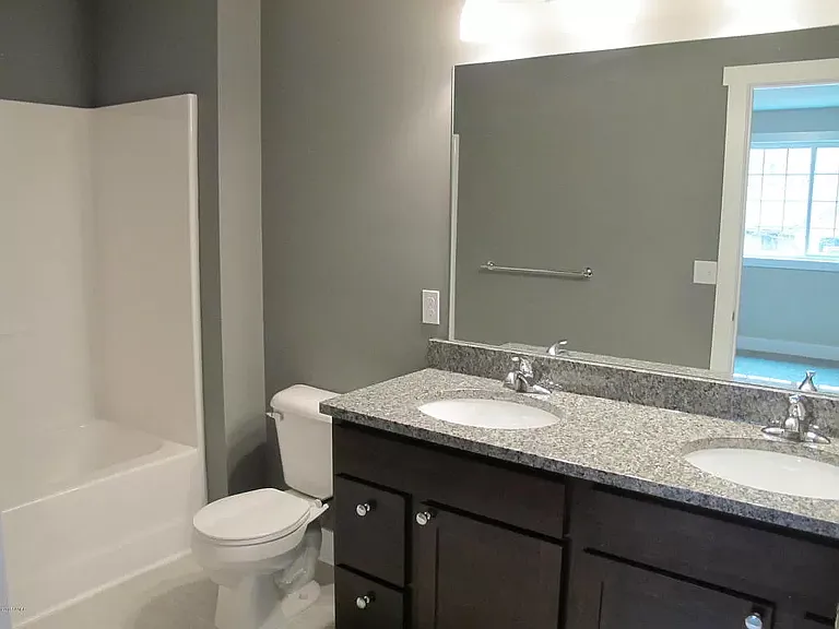4766 Shade Leaf Ln SE — Photo 3