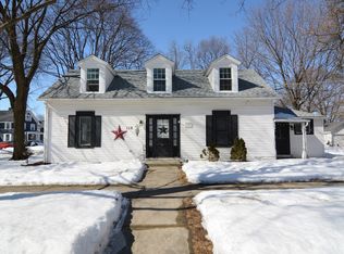 118 S 7th St, Dundee, IL 60118