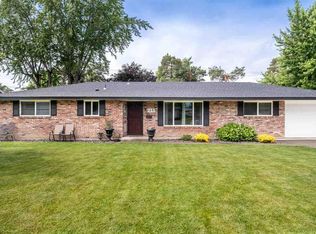 215 Cottonwood Dr, Richland, WA 99352