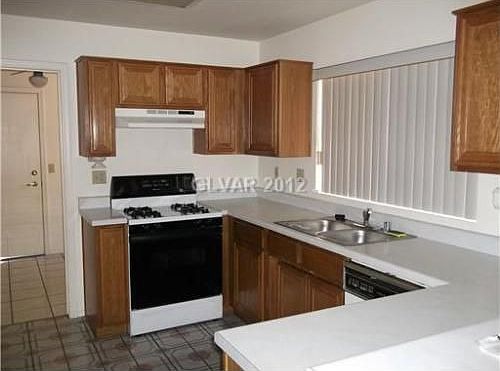 4th image of 9032 Pennystone Ave