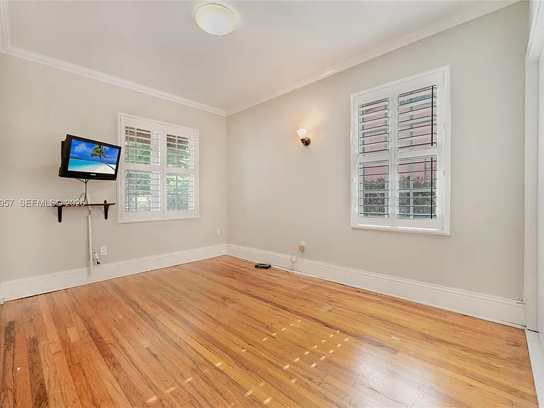 1110 Pizarro St — Photo 9