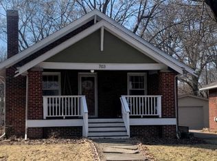 703 S Pine St, Champaign, IL