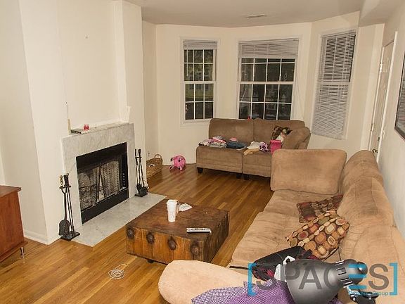 3rd image of 1511 W Wellington Ave APT 1