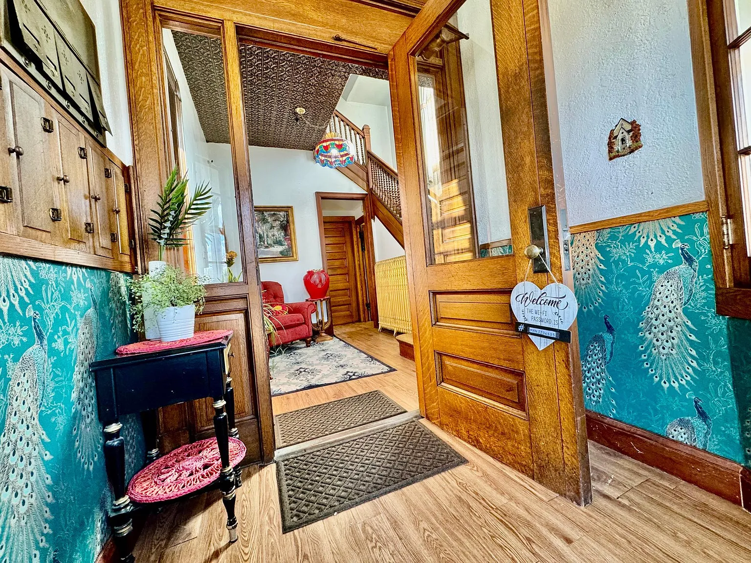 8 bed, 5.0 bath, 5000 sqft, $4,999 — Photo 2