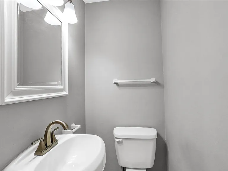 1130 Haselton Rd — Photo 10