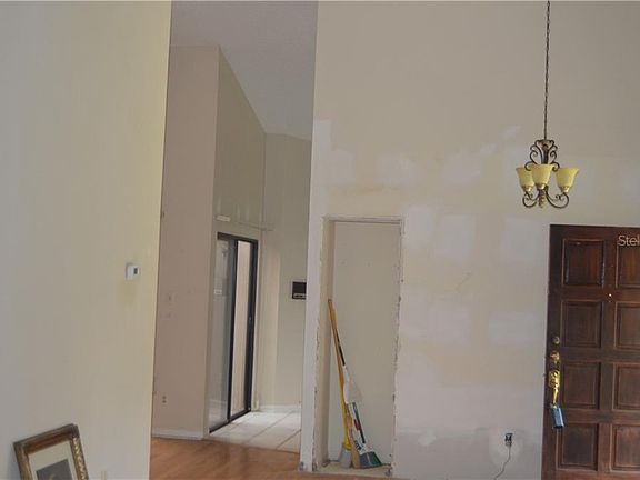 5th image of 3150 Windmoor Dr N