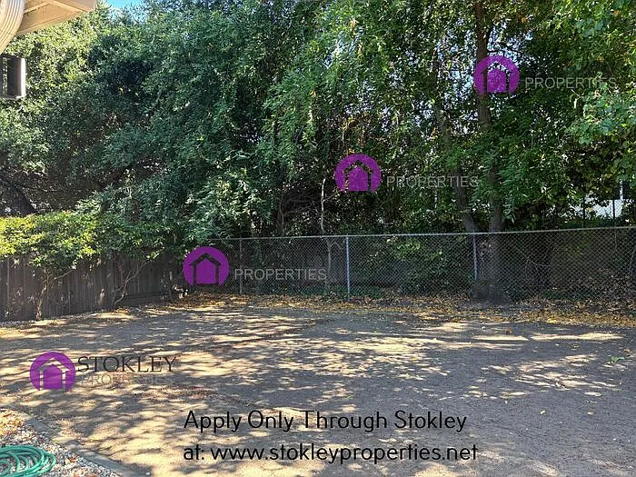 142 Gilbert Ct — Photo 10