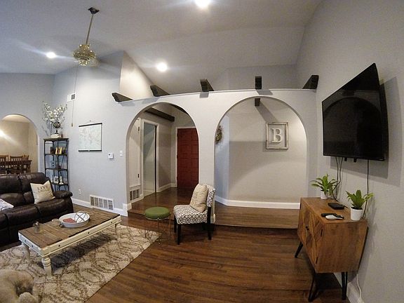 2nd image of 5326 Gary Cooper St