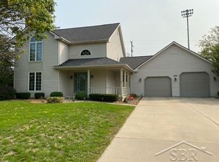 832 Pilgrim Dr E, Saginaw, MI