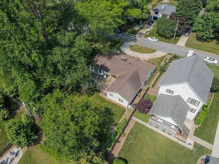 3147 Windsor Dr — Photo 30