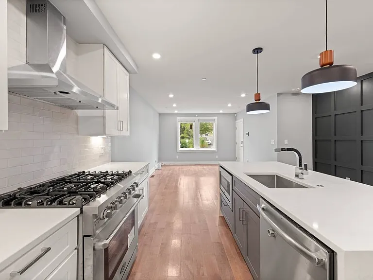 1609 Holbrook St NE #2 — Photo 8