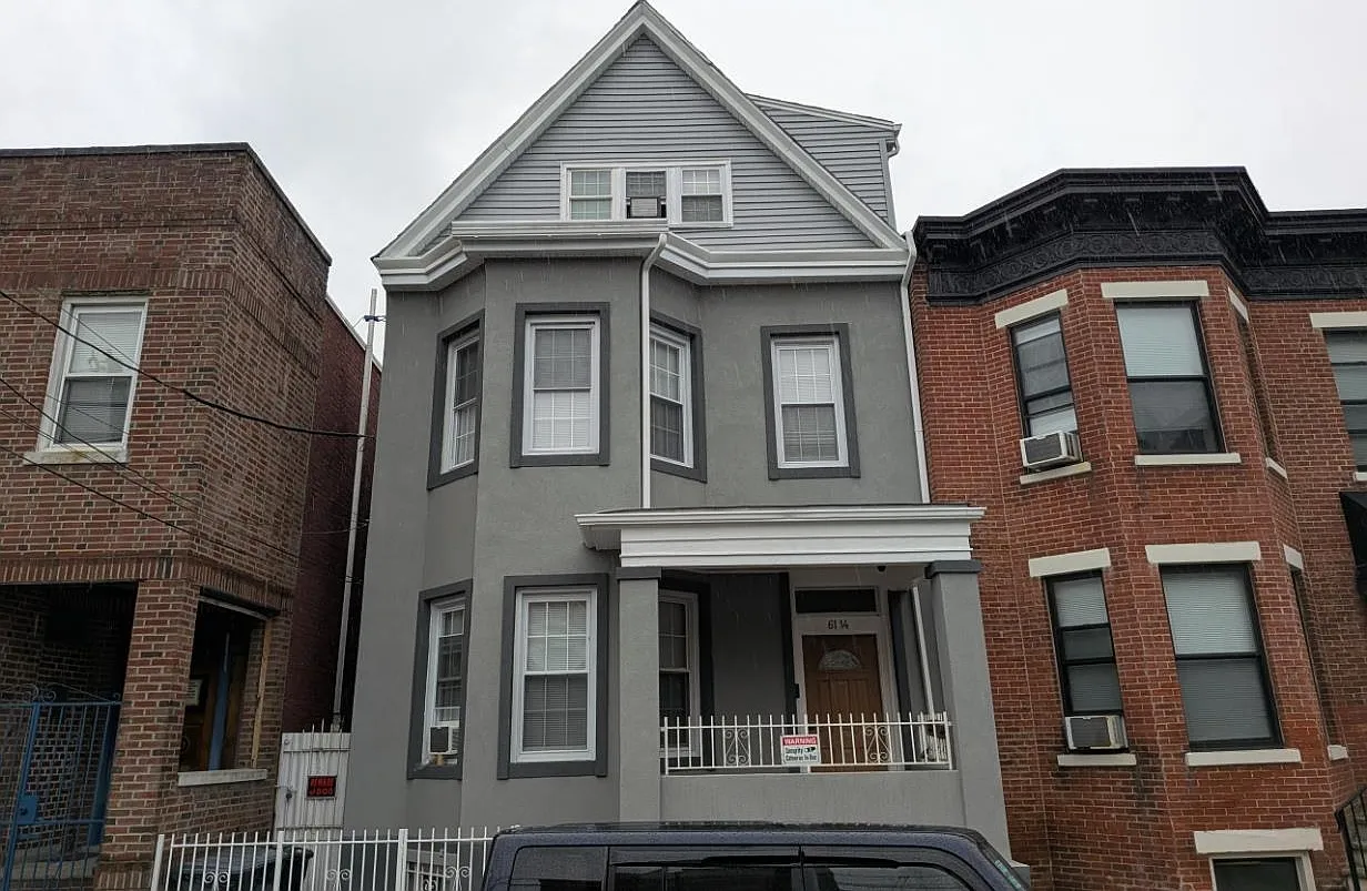 4 bed, 1.0 bath, $3,000 — Photo 1
