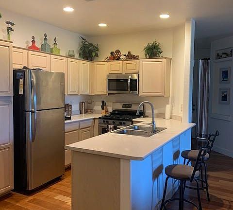 5th image of 7514 E Earll Dr