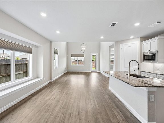 5th image of 765 Ocean Palms Dr