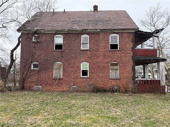 4th image of 9702 Parkview Ave