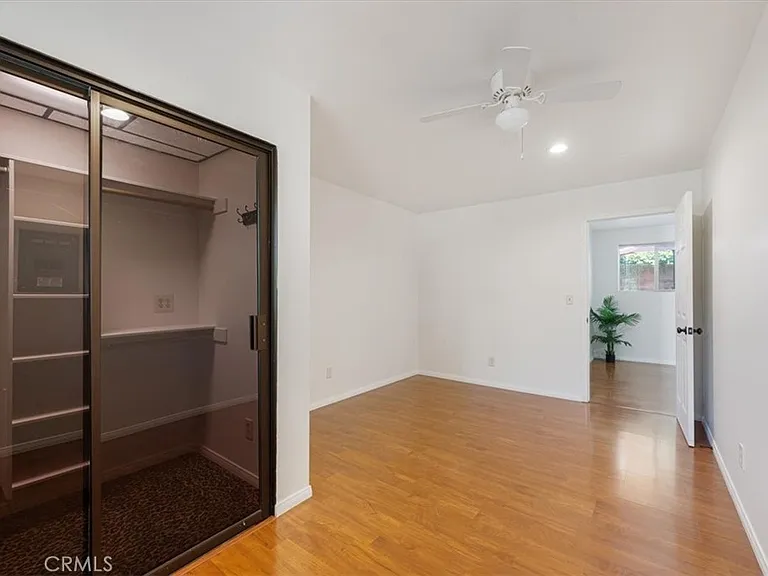 22521 Victory Blvd #B — Photo 12