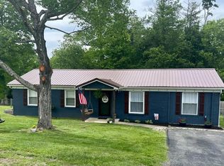 133 Roop Dr, Mount Hope, WV 25880
