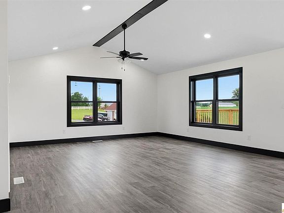 2nd image of 68 Paddock Way