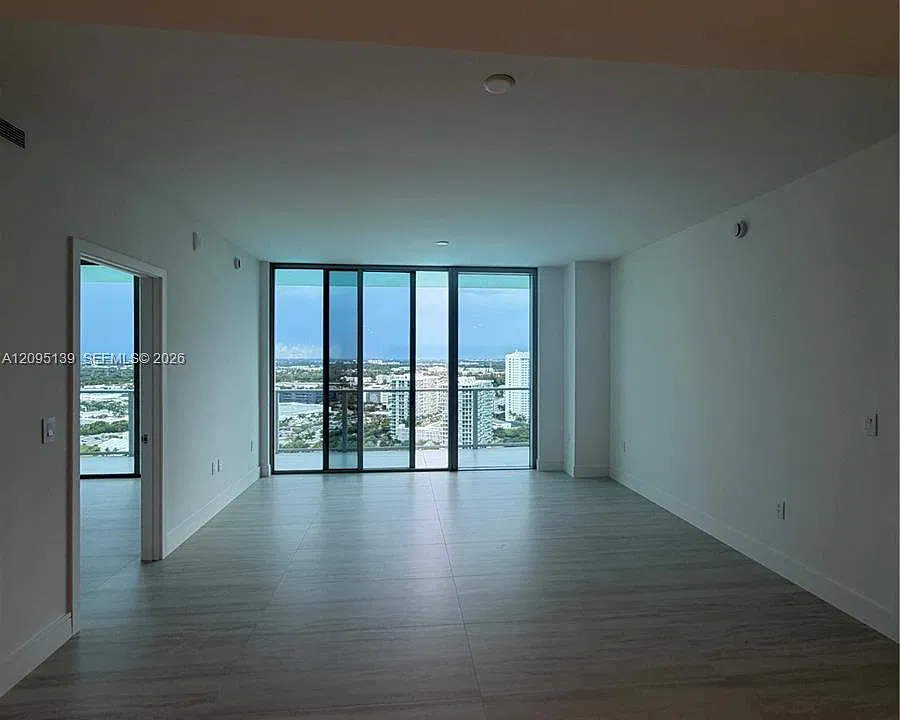 2411 Laguna Cir #2409