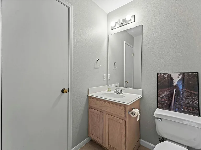 9000 Wellesley Dr — Photo 15