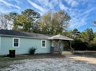 223 Deer Rd, Hubert, NC 28539