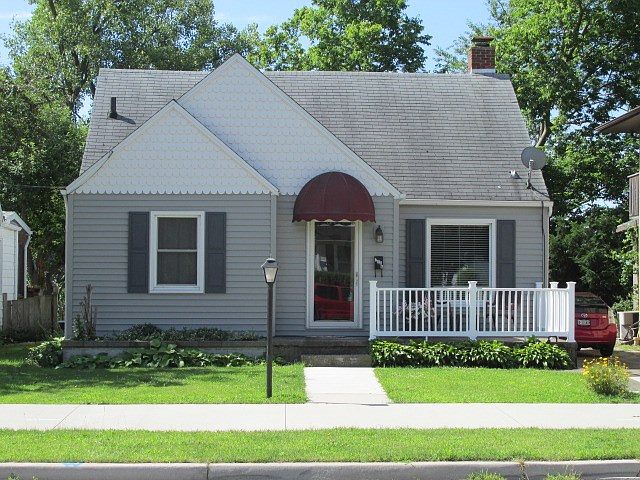 1st image of 2106 Pleasant St