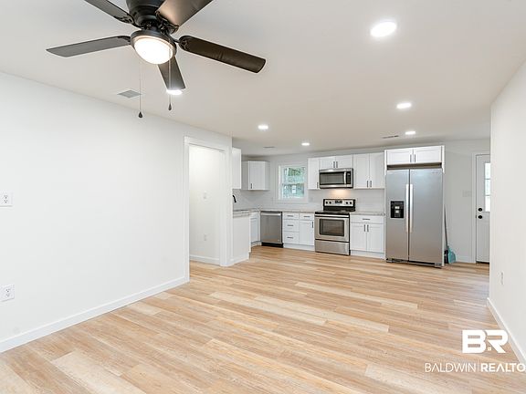3rd image of 5201 Almeda Ct