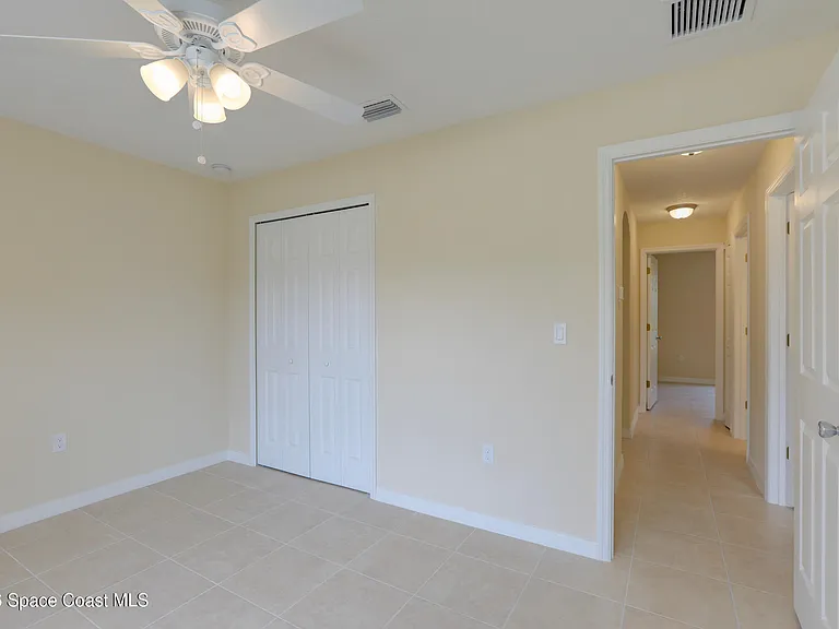 743 Breakwater Ter — Photo 28