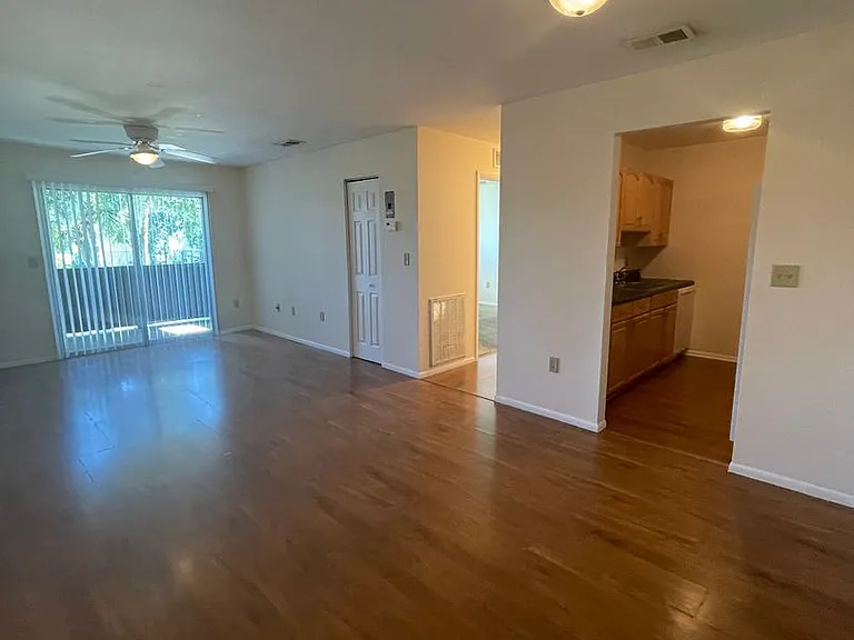 926 Lake Destiny Rd #G — Photo 4