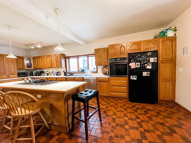 452 E 8th St #2 — Photo 9