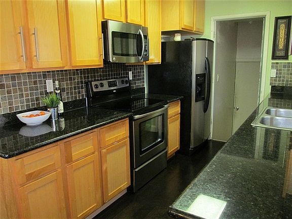 3rd image of 2407 Garvin Ave