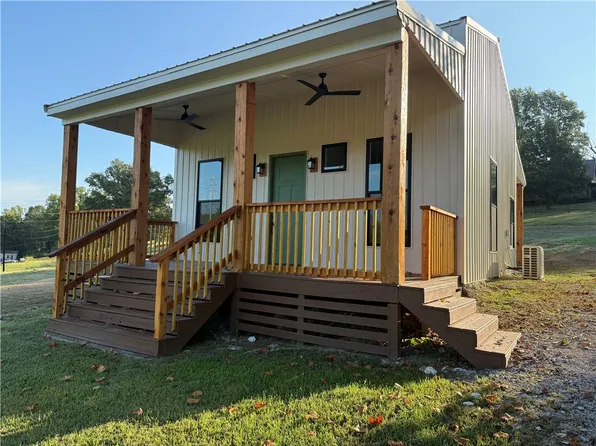 706 Foster Ln, Springdale, AR 72762