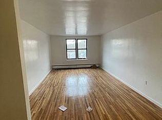 88-40 173rd St #3L, Jamaica, NY 11432