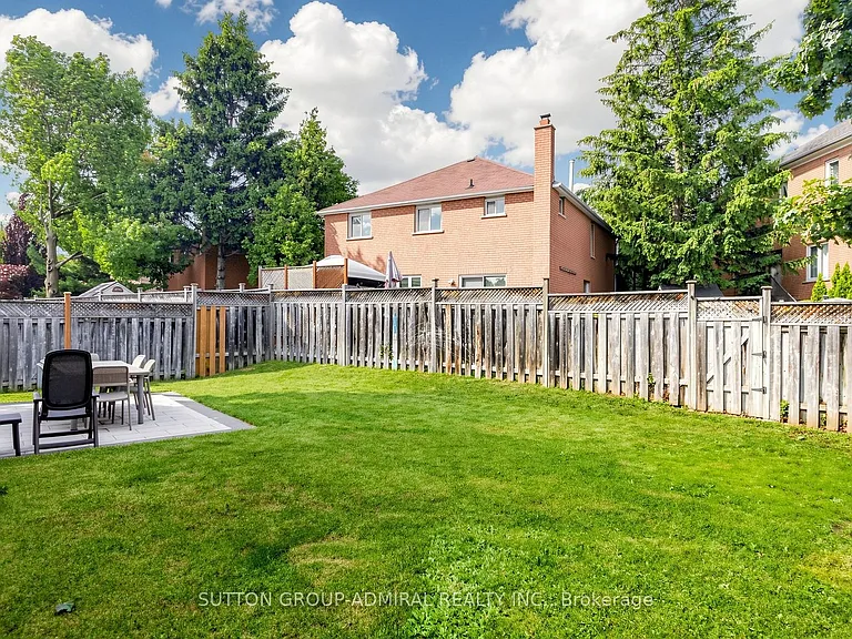119 Mountbatten Rd — Photo 10